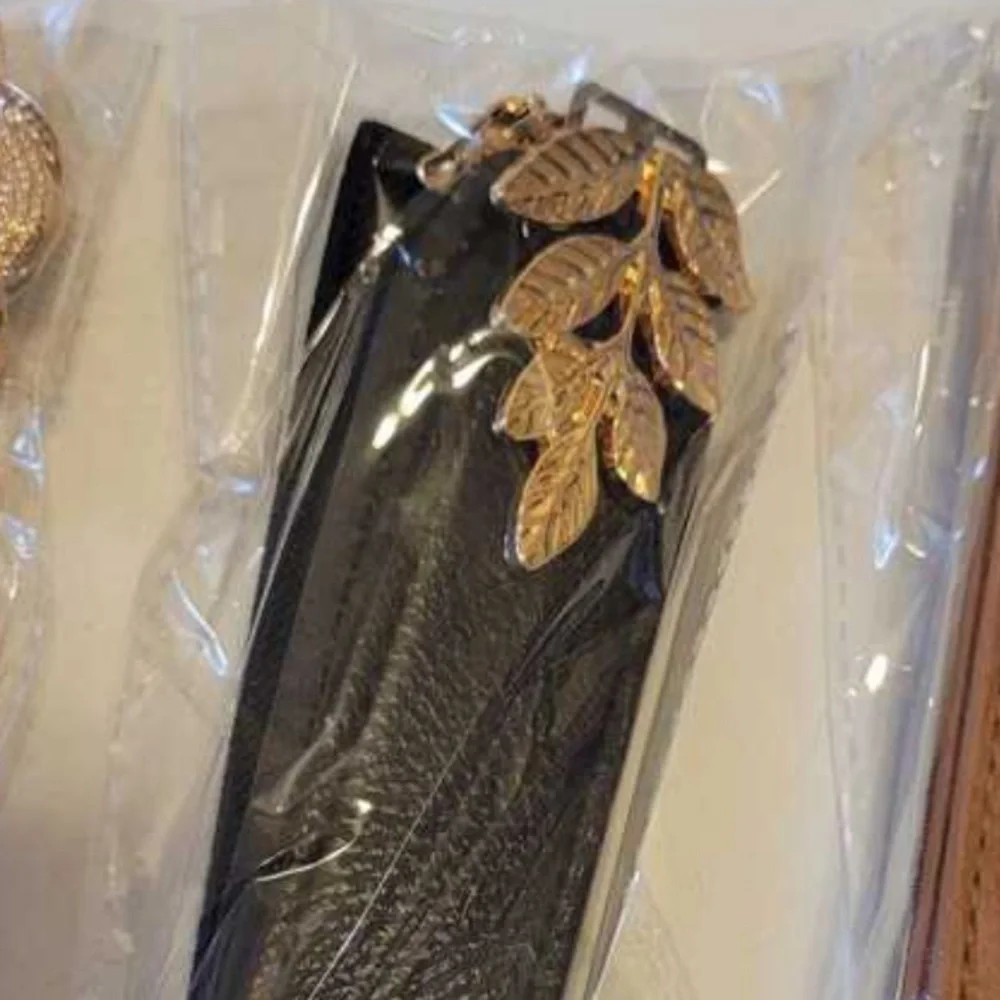 Plus Size Black Waist Belt with Gold Leaf Accent